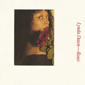 偷拍走光露出在线播放
